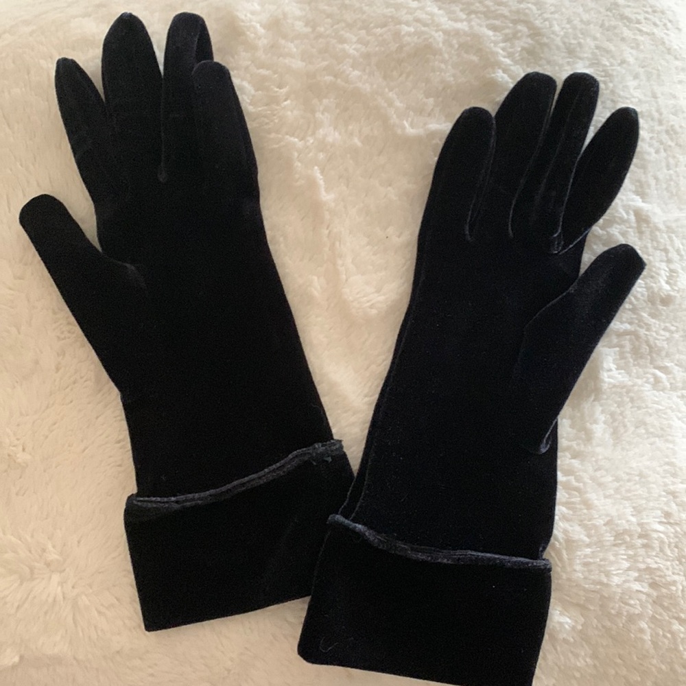 Dressy gloves